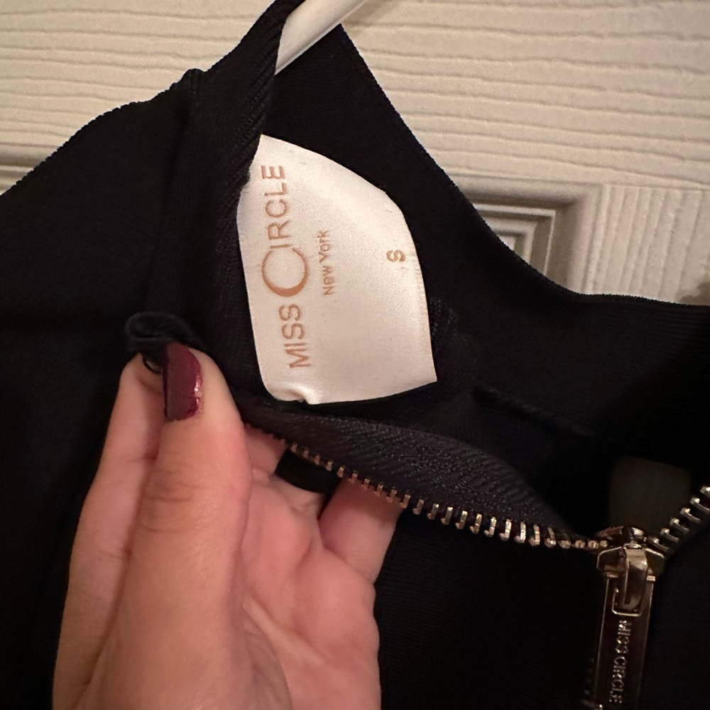 Miss Circle Bandage black dress